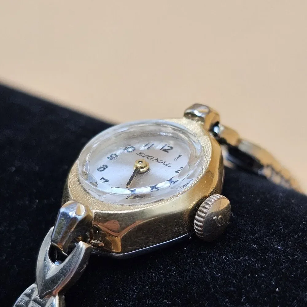 Vintage Signal Ladies Cocktail Watch On 1/30 10k RGP Stretch Band